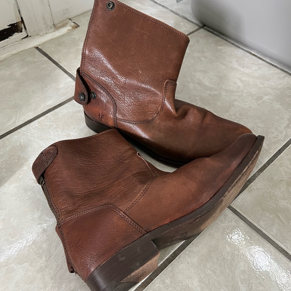 Frye leather boots 7.5